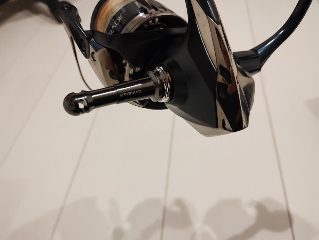 20STRADIC スピニングリール