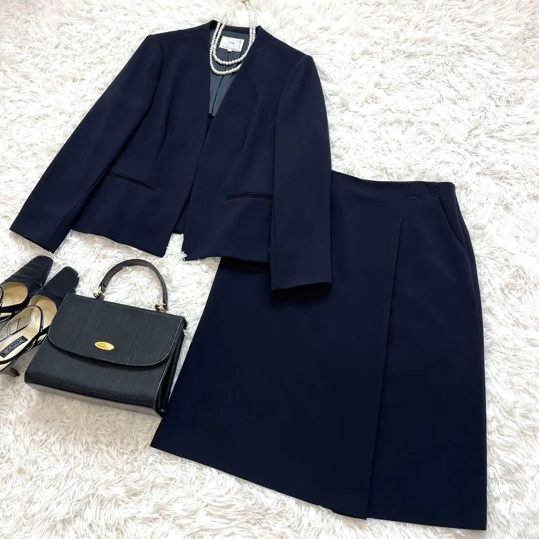 未使用品級☆ 23区 洗えるスーツ　スカートスーツ　ノーカラー　ネイビー　44