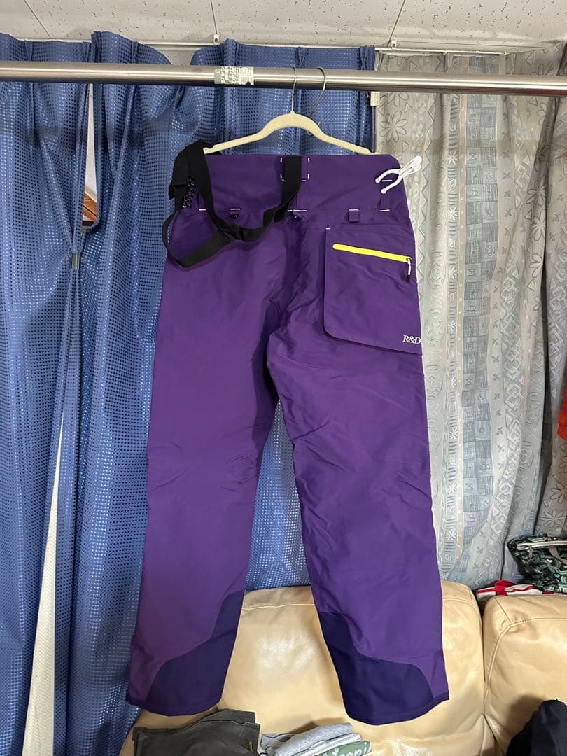 ピークパフォーマンス　バンパー　ゴアテックスプロ