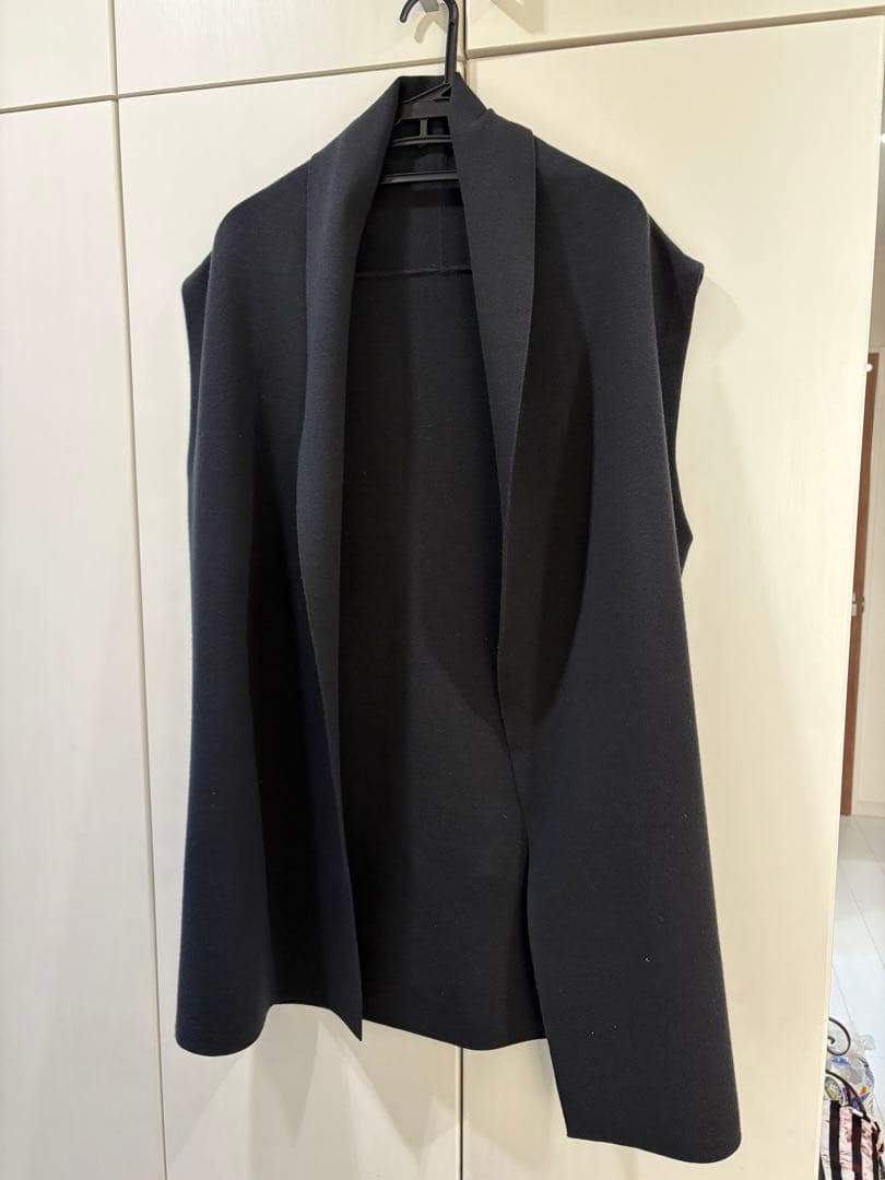 SOEJU ウール混ニットジレベスト　チャコール