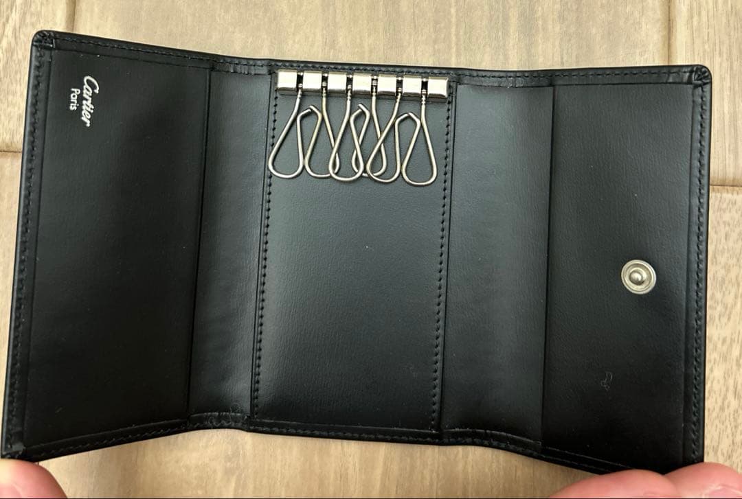 未使用品　Cartier 黒 レザー 6連キーケース