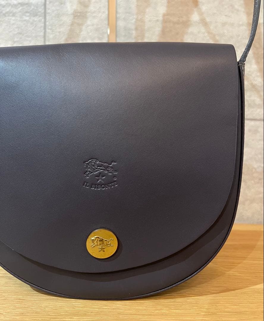 未使用　il bisonte ショルダーバッグ　スムースレザー