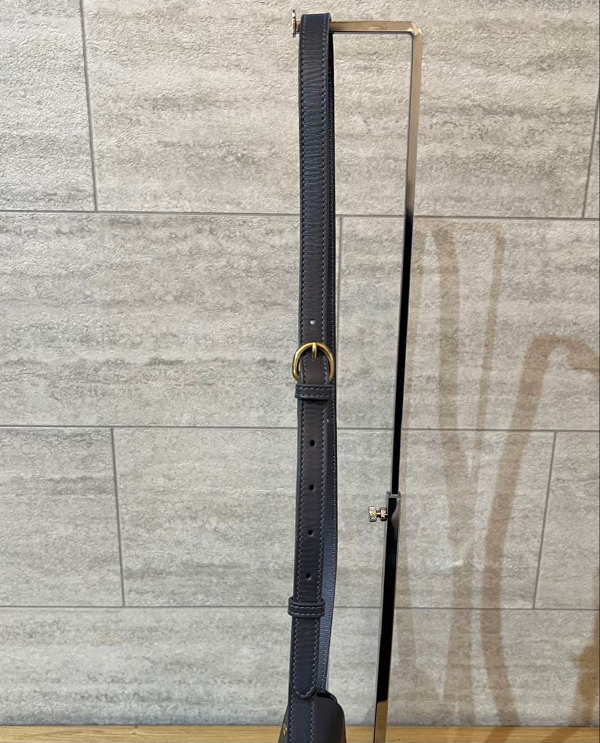 未使用　il bisonte ショルダーバッグ　スムースレザー