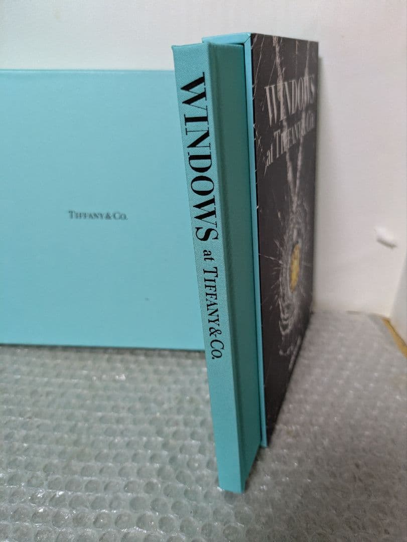 Windows at Tiffany & Co. 書籍