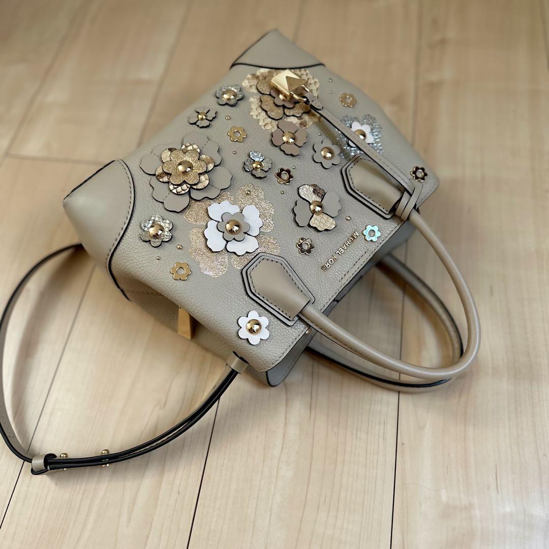 日本未発売　マイケルコースフラワーモチーフショルダーバッグ