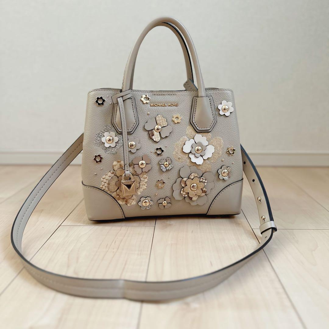 日本未発売　マイケルコースフラワーモチーフショルダーバッグ