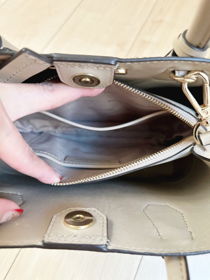 日本未発売　マイケルコースフラワーモチーフショルダーバッグ