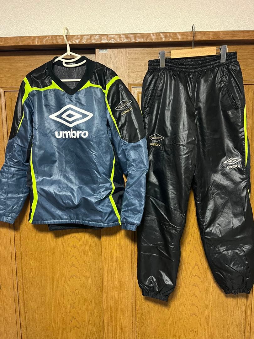 UMBRO中綿 ウォーマー ピステ 上下 セットアップ (M)