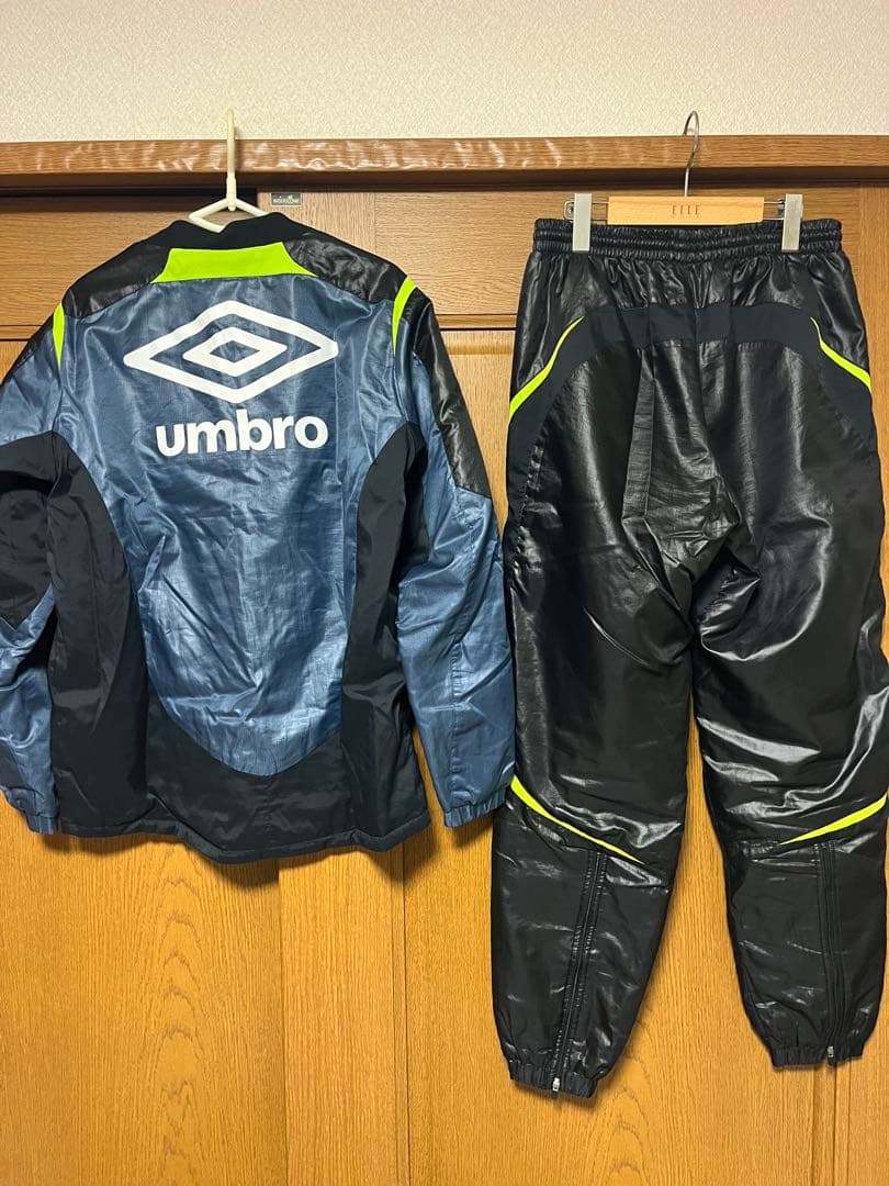 UMBRO中綿 ウォーマー ピステ 上下 セットアップ (M)