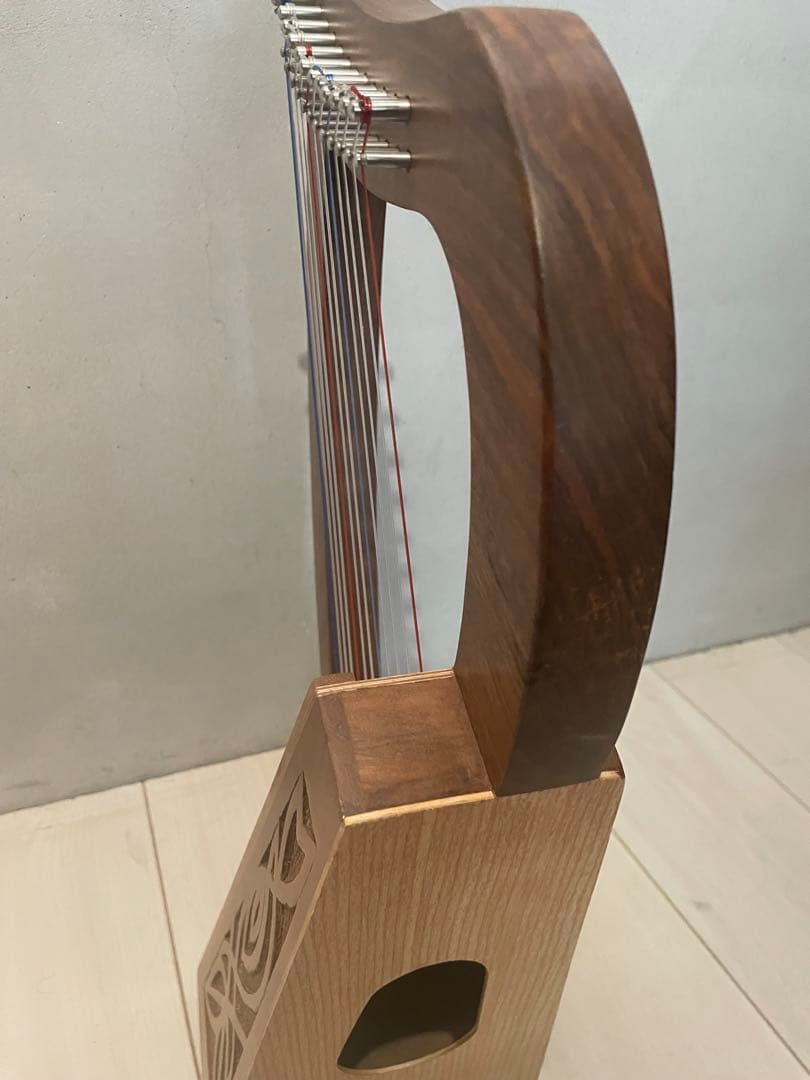 アイリッシュハープ　ベイビーハープ　12弦　チューニングツール付き