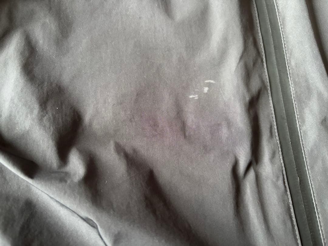 モンクレールキッズ　ナイロンジャケット　ブラック150センチ前後で着用イタリア製