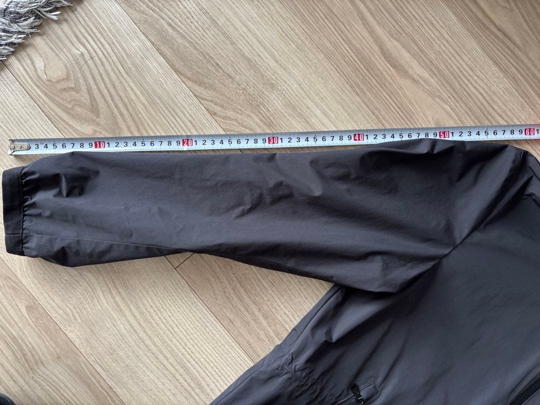 モンクレールキッズ　ナイロンジャケット　ブラック150センチ前後で着用イタリア製