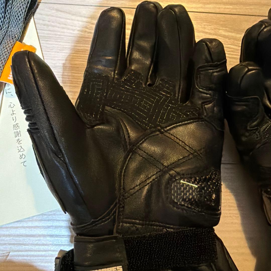 hompressの電熱グローブです。