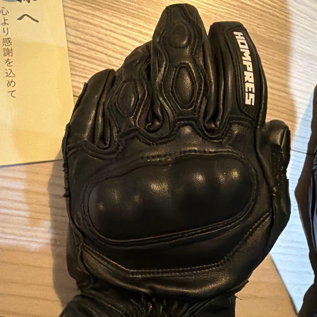 hompressの電熱グローブです。