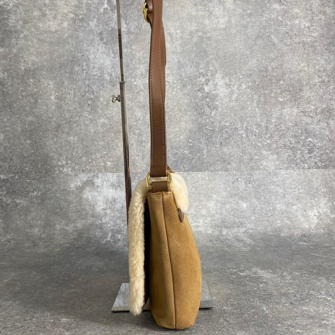 良品 UGG アグ シープスキン ショルダーバッグ スエード本革 ボア ムートン