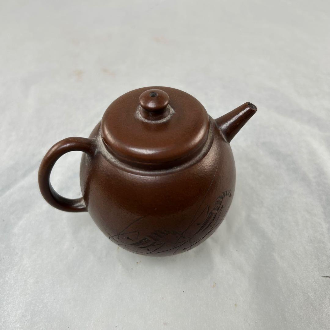 孟臣小型急須 茶壺 底款有印「宜興」 高さ約7cm 口径約3.5cm茶道具