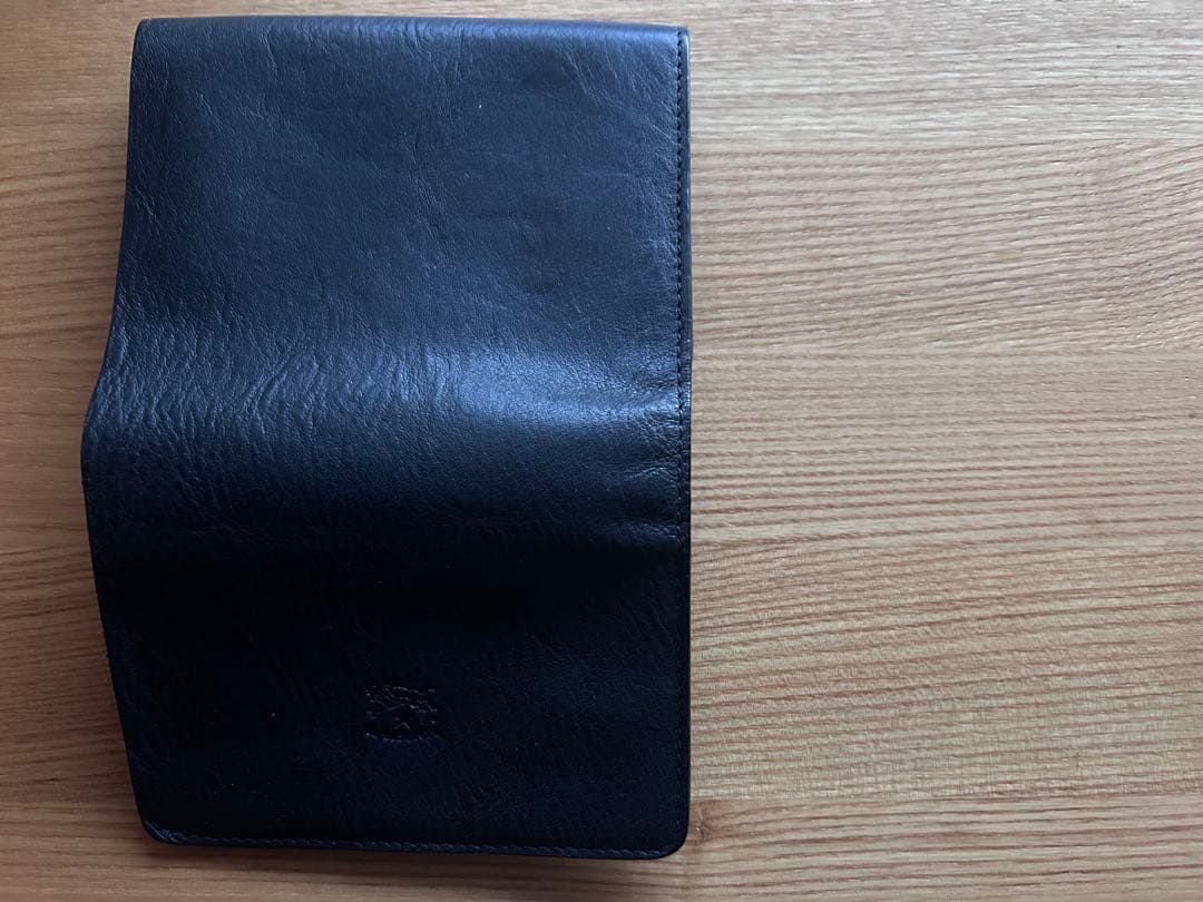 IL BISONTE 二つ折り財布 濃紺　ネイビーレザー　超美品