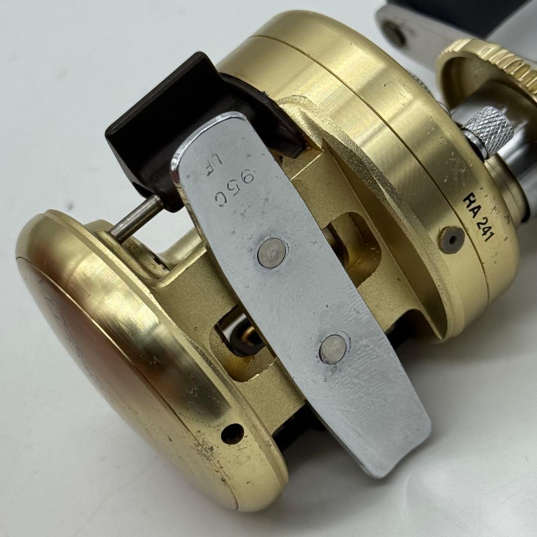 カルカッタ チヌ 1000【動作良好・名機】SHIMANO CALCUTTA