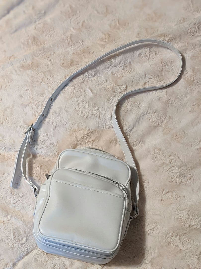 コムデギャルソン ホワイト ショルダーバッグ COMME des GARÇONS