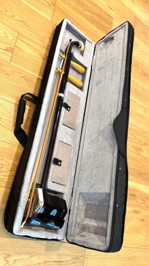 蘇州二胡（ケース、ロジン、弱音器付き）