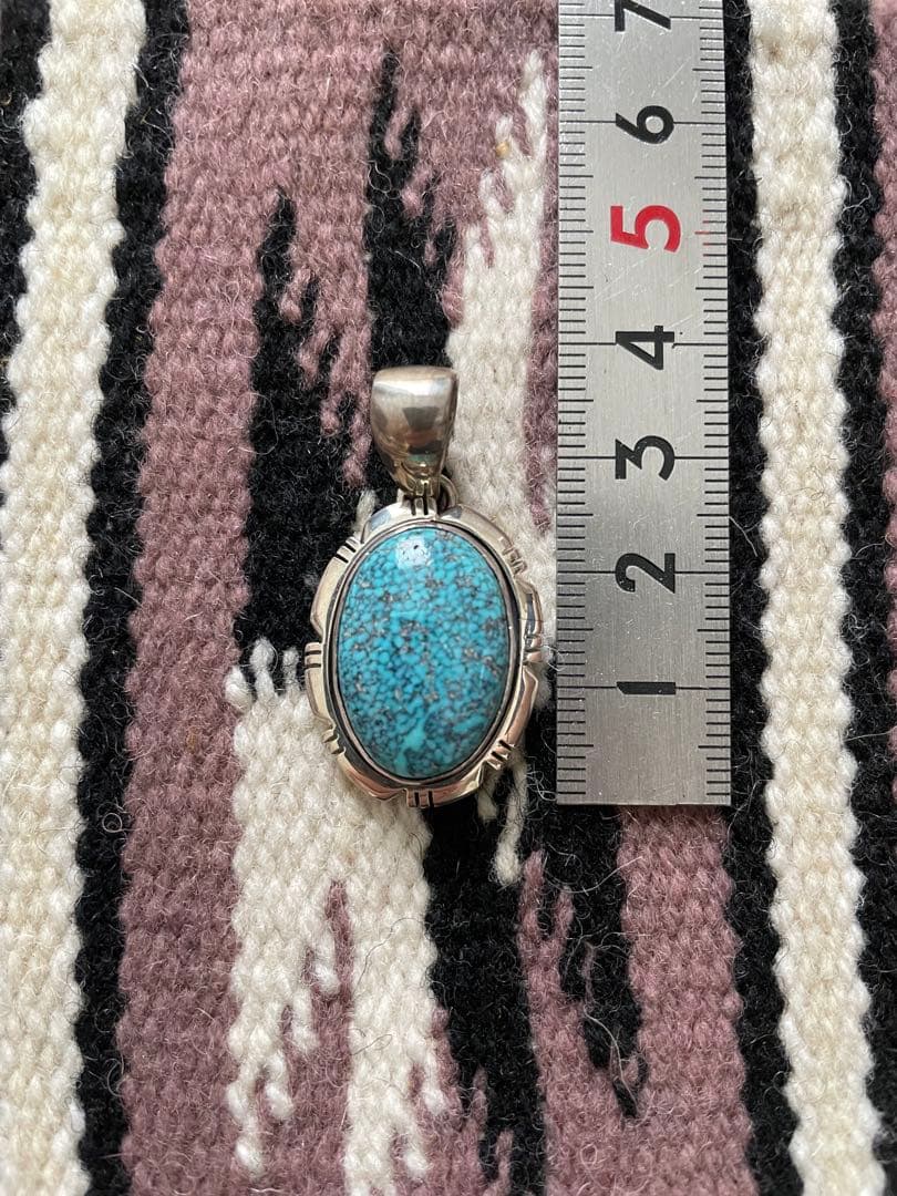 ナバホ　ナチュラル　キングマン ペンダント　トップ　スパイダーウェブ