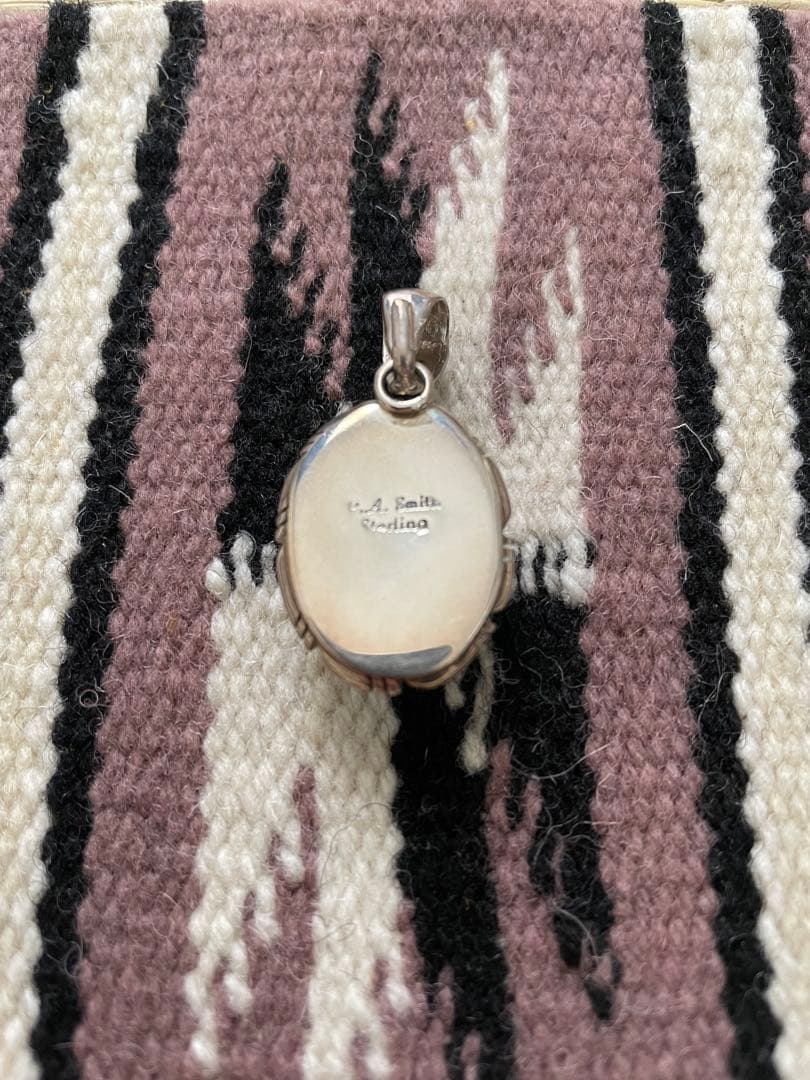 ナバホ　ナチュラル　キングマン ペンダント　トップ　スパイダーウェブ