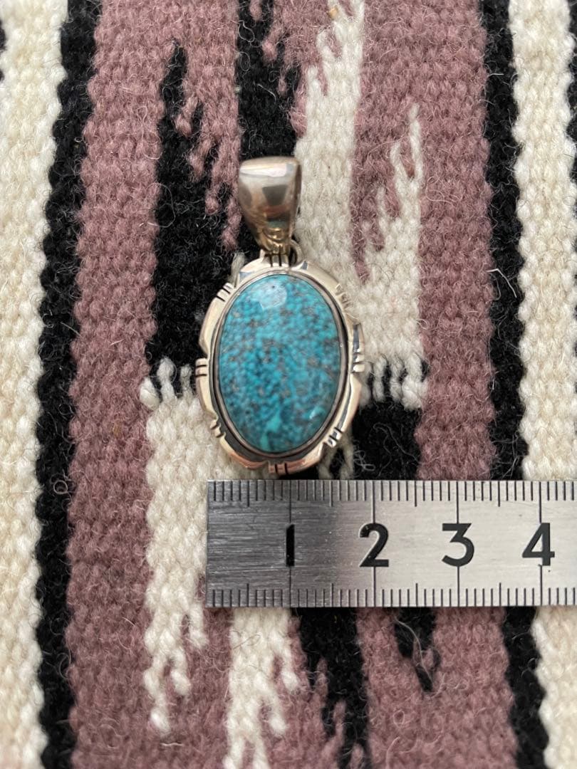 ナバホ　ナチュラル　キングマン ペンダント　トップ　スパイダーウェブ