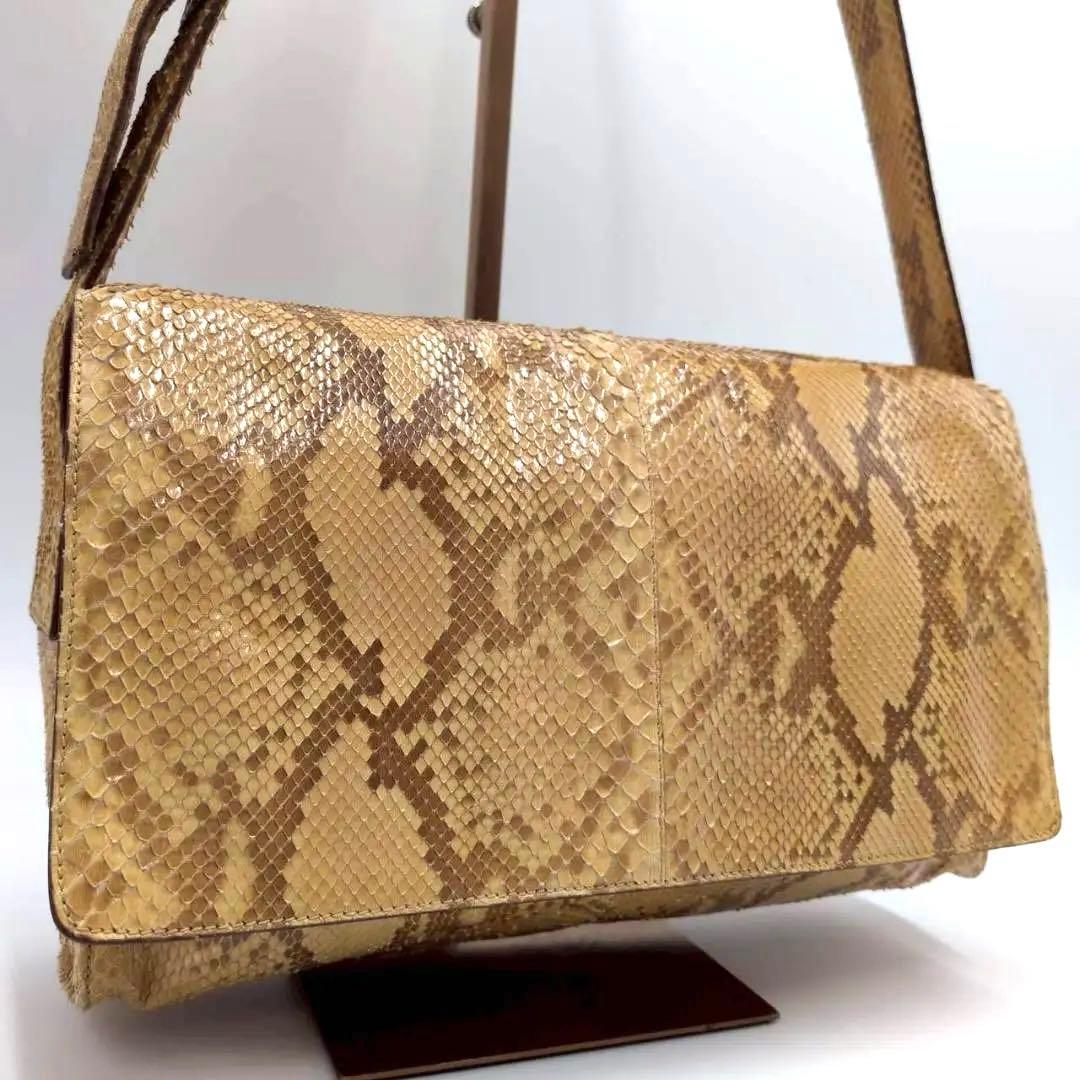 PRADA プラダ パイソン ショルダーバッグ 肩掛け 斜めがけ ベージュ 茶