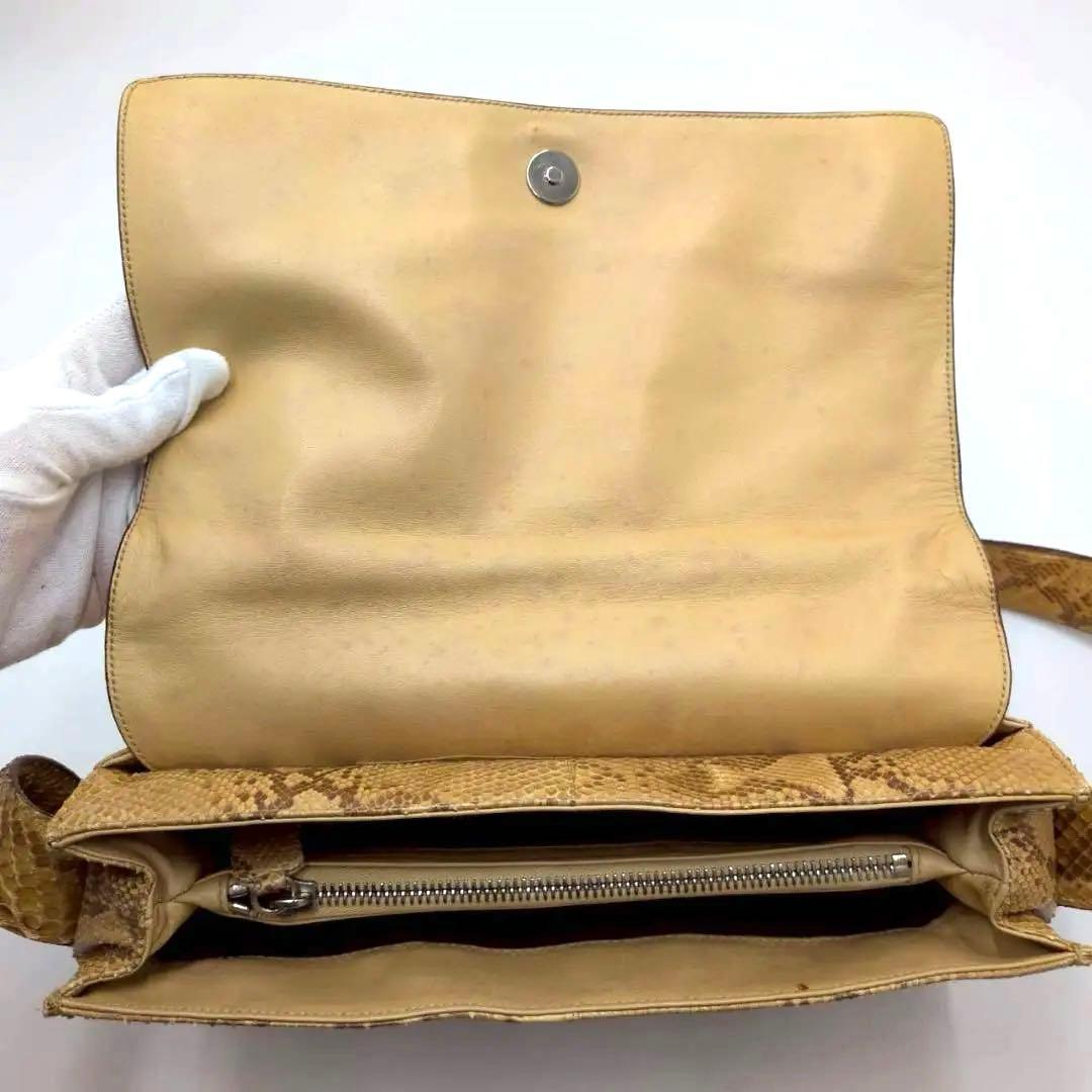 PRADA プラダ パイソン ショルダーバッグ 肩掛け 斜めがけ ベージュ 茶