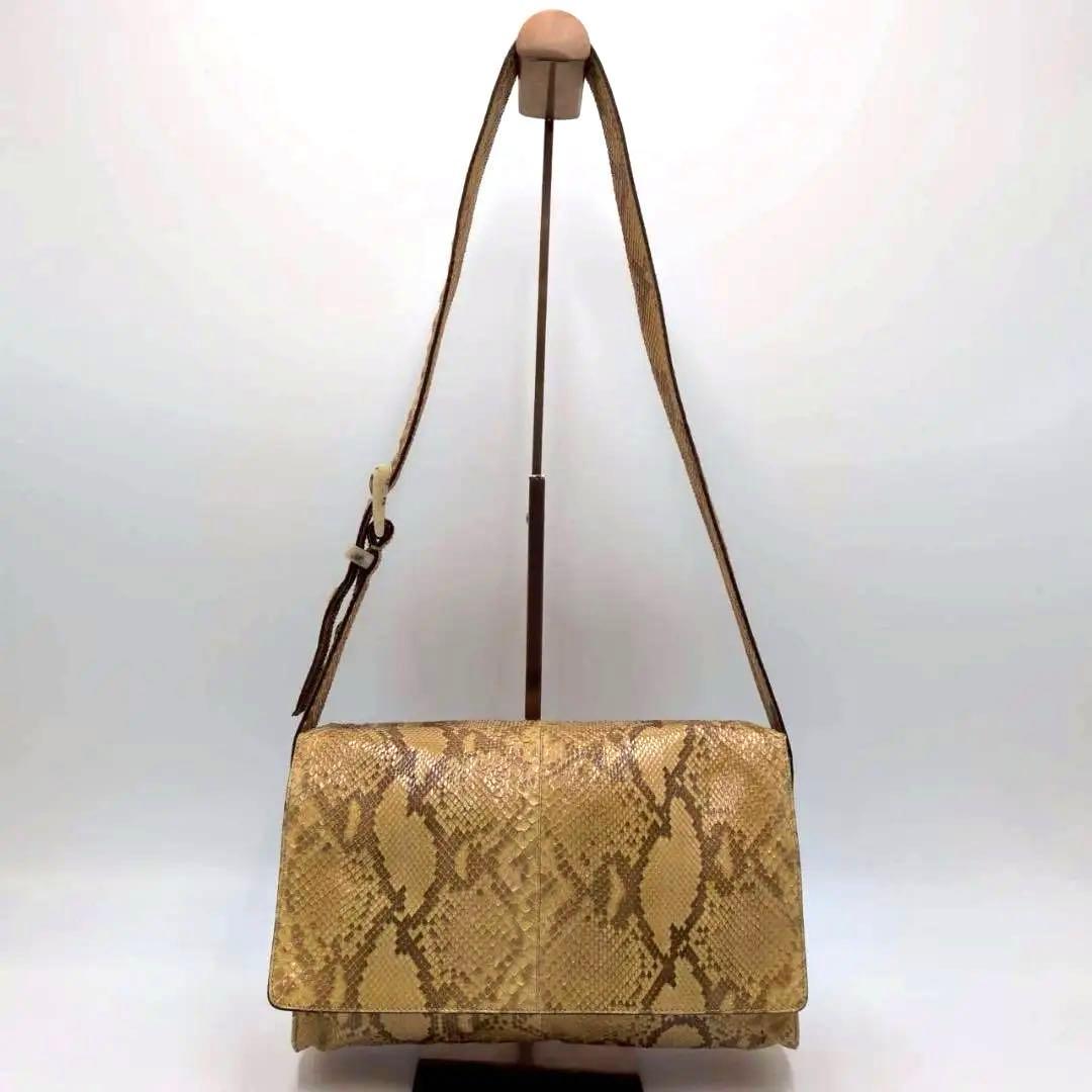 PRADA プラダ パイソン ショルダーバッグ 肩掛け 斜めがけ ベージュ 茶