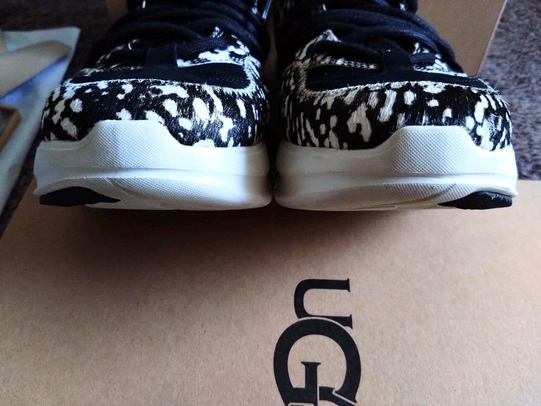 UGG アグ スニーカー Calle Lace Speckled 24.5cm