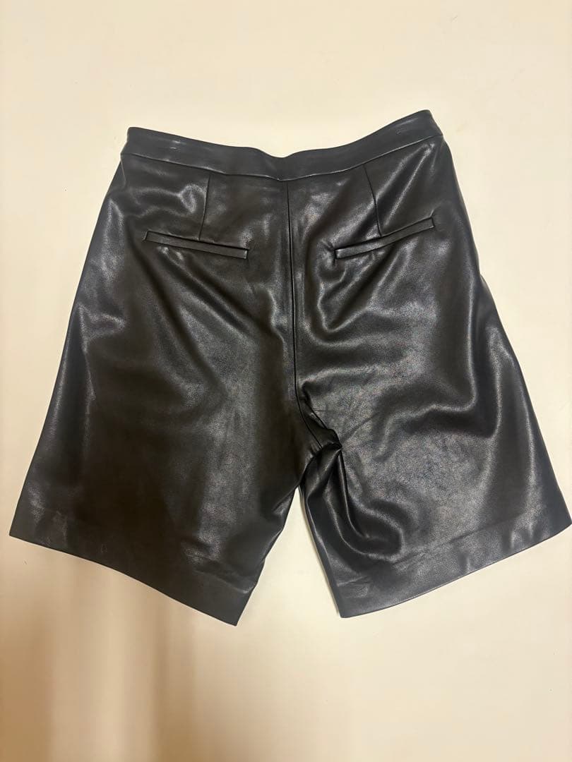 【お値下中】oksoon オクスン フェイクレザーハーフパンツ