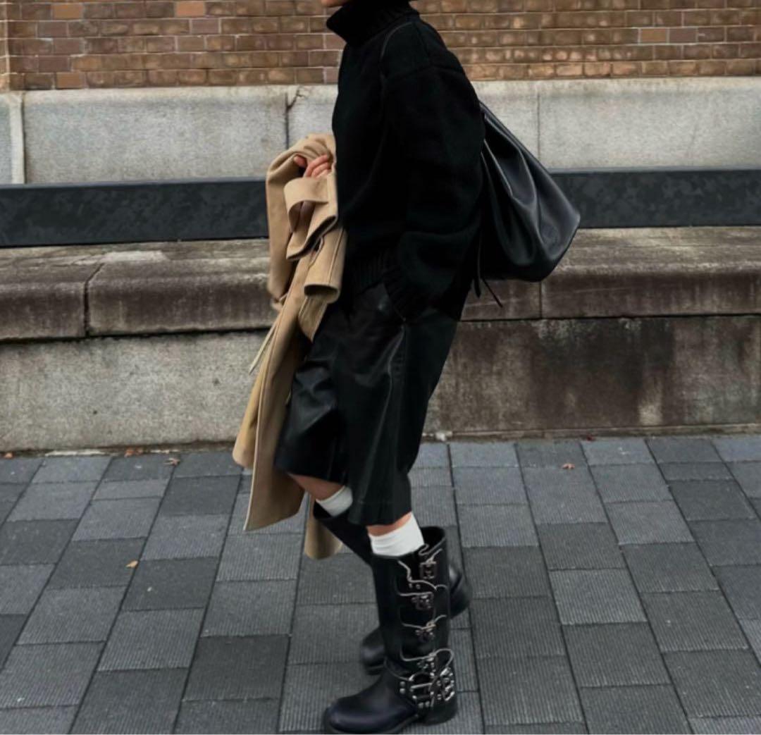 【お値下中】oksoon オクスン フェイクレザーハーフパンツ