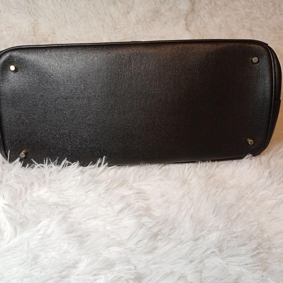 フルラ　FURLA　A4収納　 ビジネスバッグ　トートバッグ　レザー
