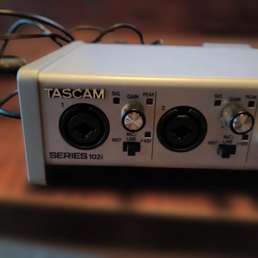 TASCAM SERIES 102i オーディオインターフェイス