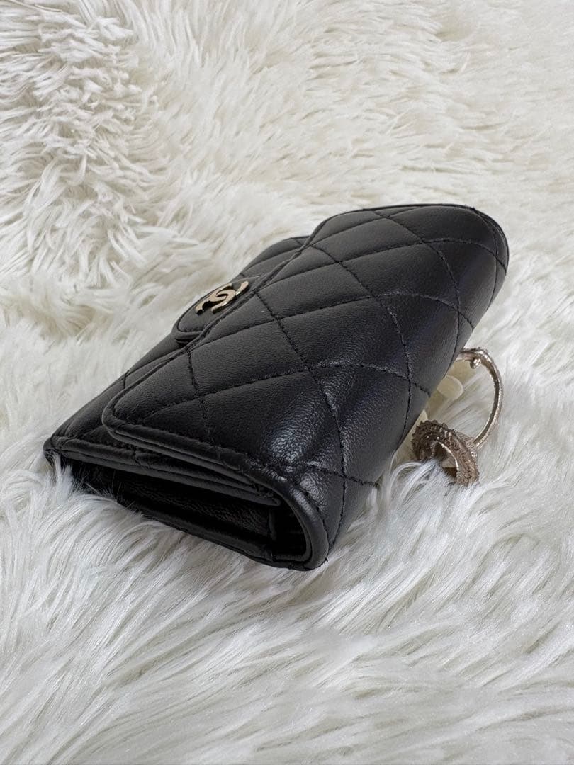 【美品】CHANEL シャネル　三つ折り財布　マトラッセ　ラムスキン　ブラック