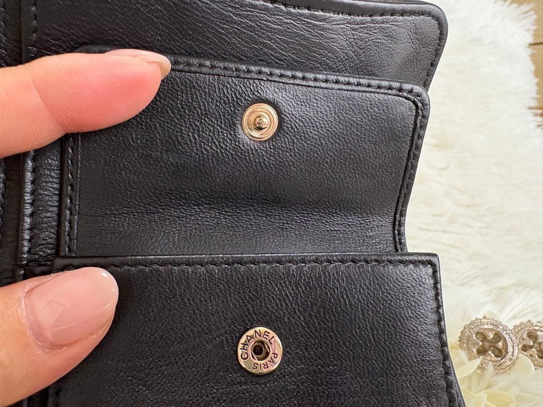 【美品】CHANEL シャネル　三つ折り財布　マトラッセ　ラムスキン　ブラック