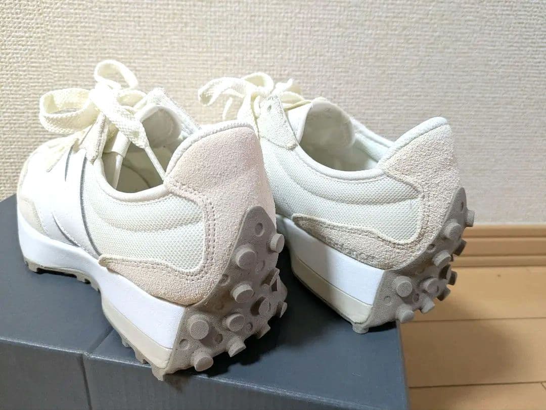 【新品未使用・箱付き】ニューバランス ホワイト U327LNA D 24.5cm