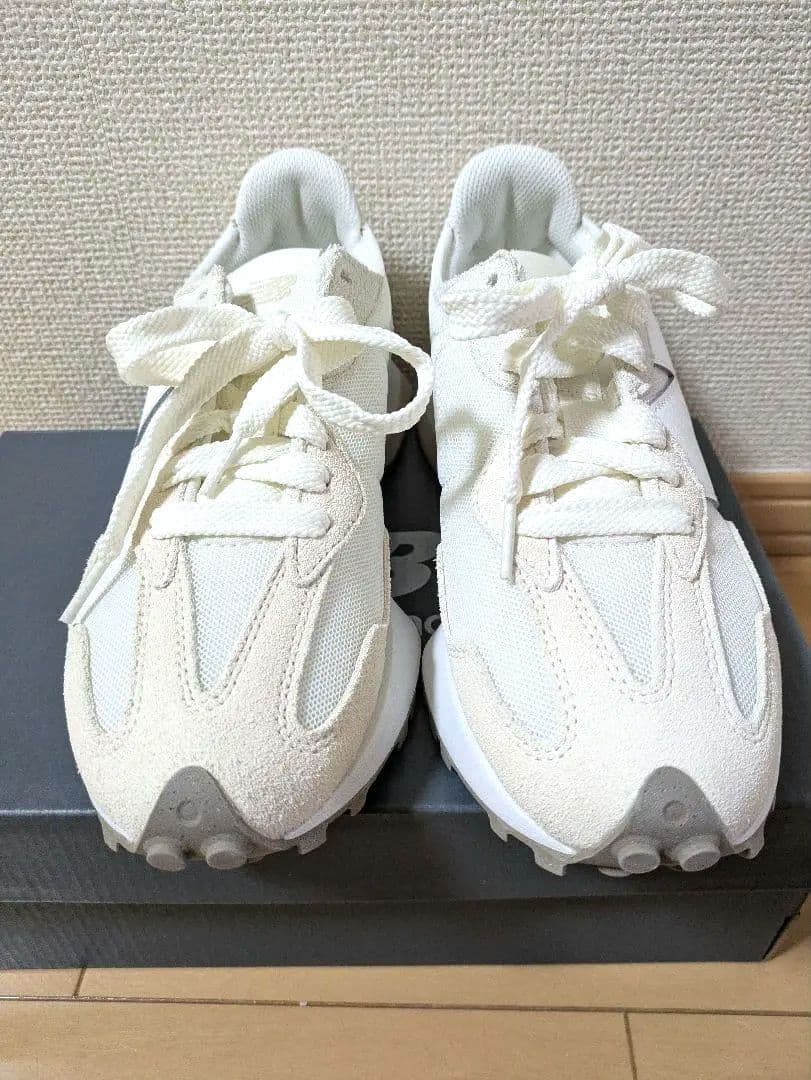 【新品未使用・箱付き】ニューバランス ホワイト U327LNA D 24.5cm