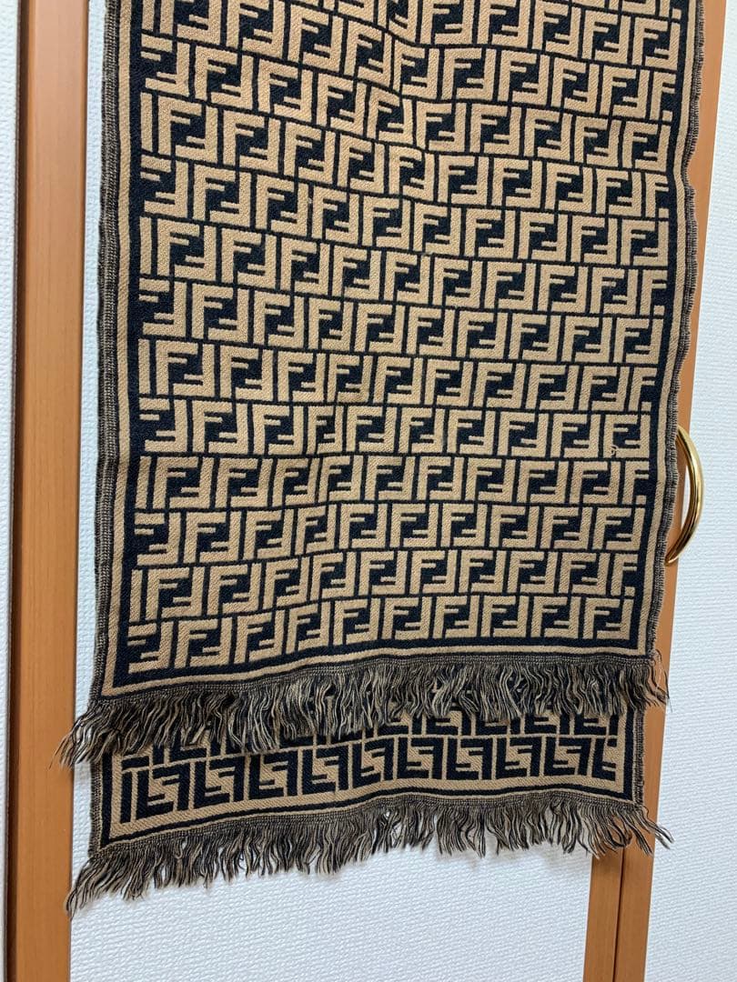 chhhne様 FENDI ズッカ柄 マフラー ストール 総ロゴ イタリア製
