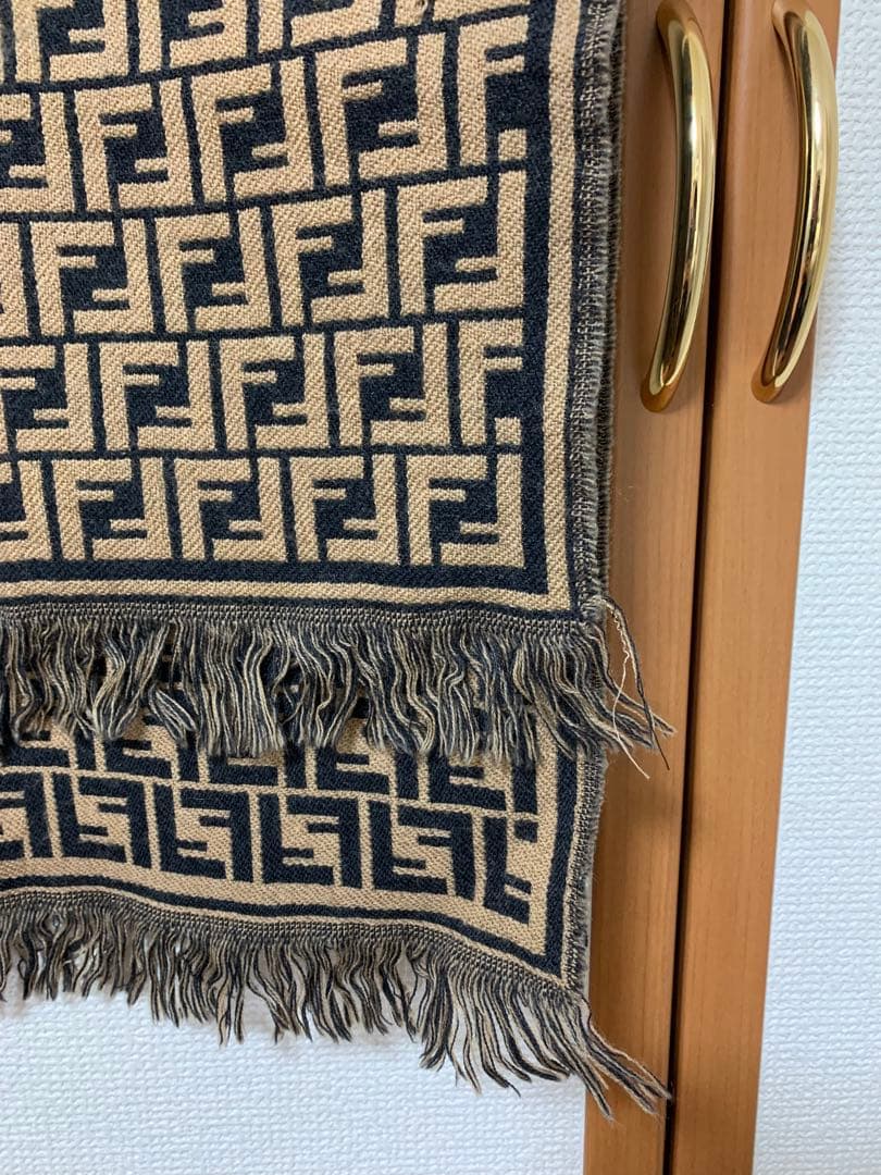 chhhne様 FENDI ズッカ柄 マフラー ストール 総ロゴ イタリア製
