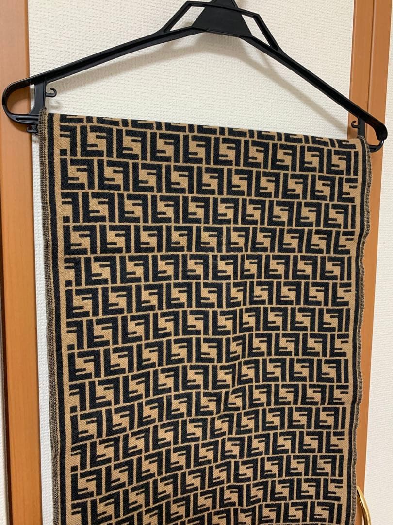 chhhne様 FENDI ズッカ柄 マフラー ストール 総ロゴ イタリア製