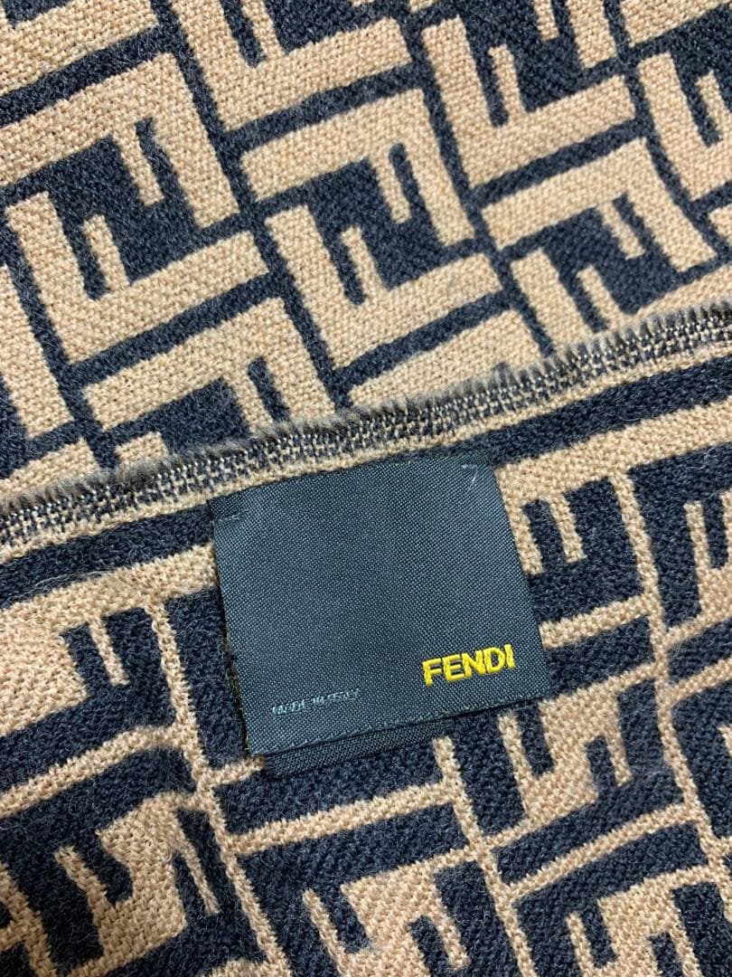 chhhne様 FENDI ズッカ柄 マフラー ストール 総ロゴ イタリア製