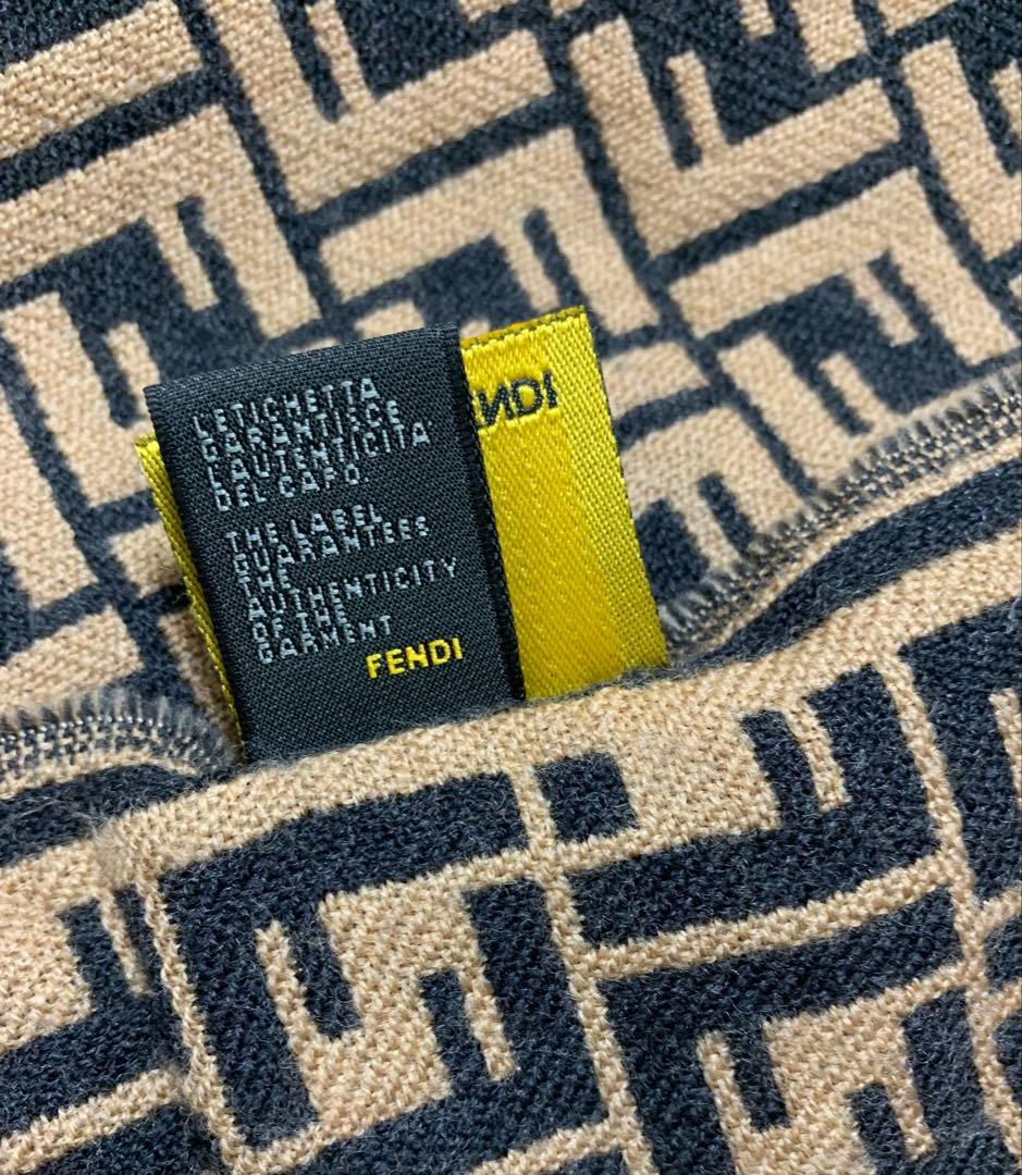chhhne様 FENDI ズッカ柄 マフラー ストール 総ロゴ イタリア製