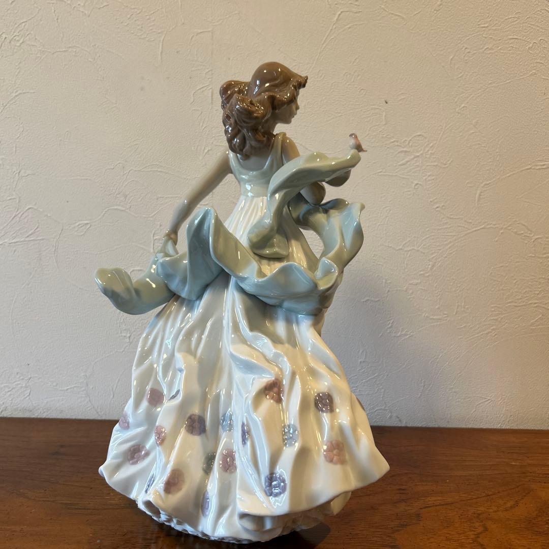 リヤドロ人形　夏のセレナーデ