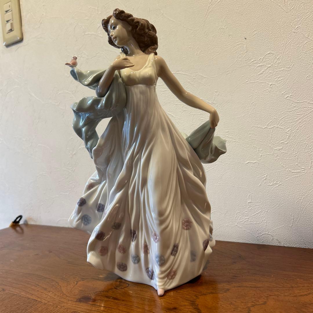 リヤドロ人形　夏のセレナーデ