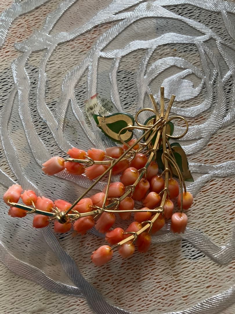 珊瑚　翡翠のペンダント