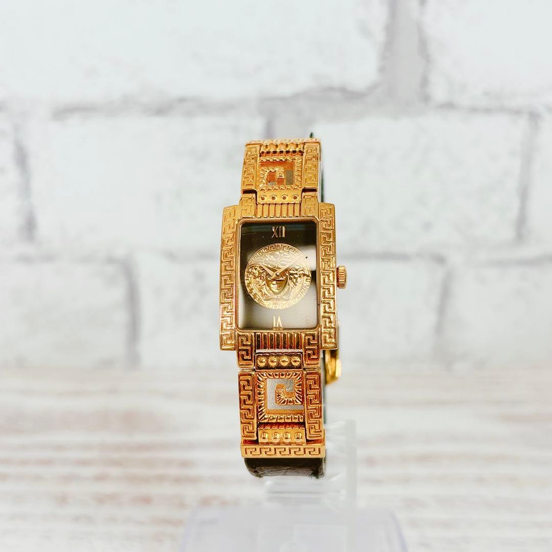 【希少】 ヴェルサーチ レディース 腕時計 メデューサ スクエア ゴールド 四角