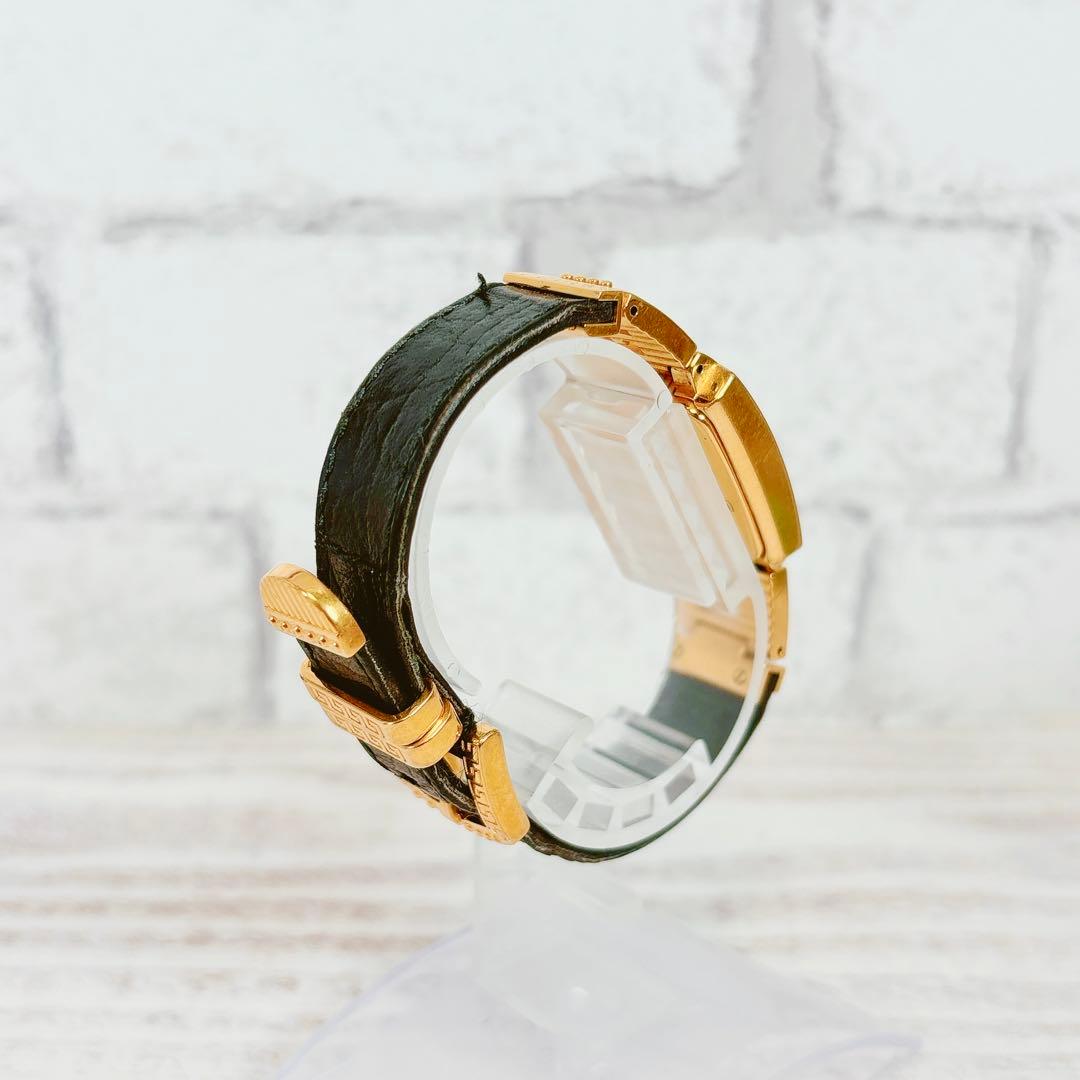 【希少】 ヴェルサーチ レディース 腕時計 メデューサ スクエア ゴールド 四角