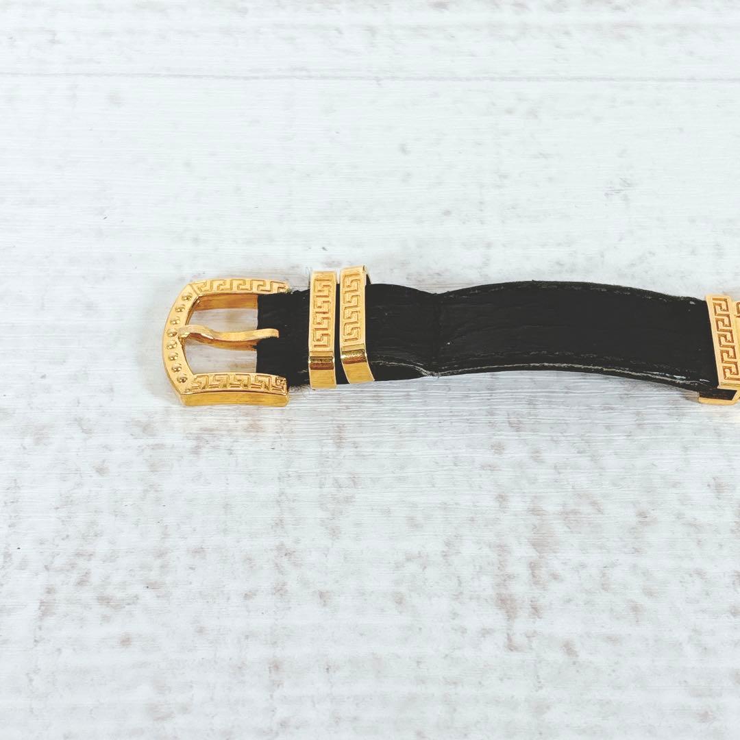 【希少】 ヴェルサーチ レディース 腕時計 メデューサ スクエア ゴールド 四角